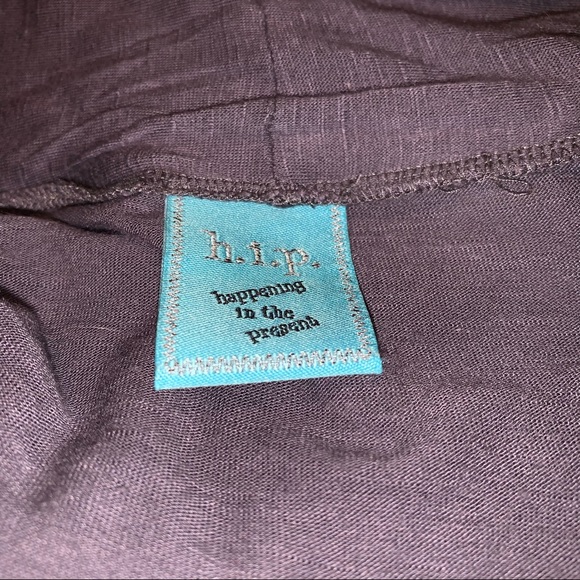 Asymmetrical Sweater - Picture 3 of 4